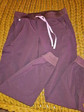 Figs Fionlite Burgundy Zamora Jogger Size medium